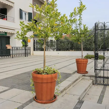 By The Sea - 16211 Apartman