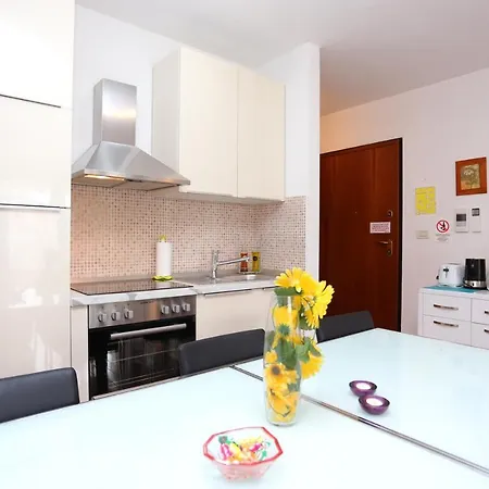 Appartement By The Sea - 16211