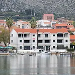By The Sea - 16211 Appartement