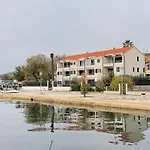 Appartement By The Sea - 16211