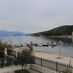 By The Sea - 16211 Appartement Trogir