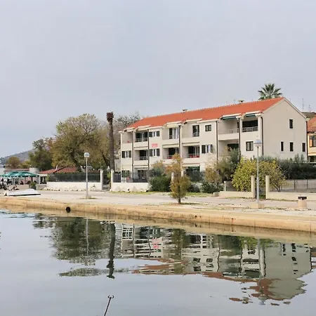 Apartment By The Sea - 16211