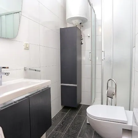 By The Sea - 16211 Τρογκίρ