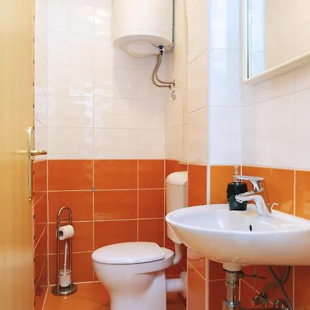 Apartman By The Sea - 16211 Trogir