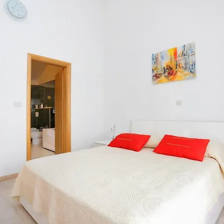 Apartment By The Sea - 16211 Trogir