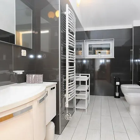 Apartman By The Sea - 16211 Trogir