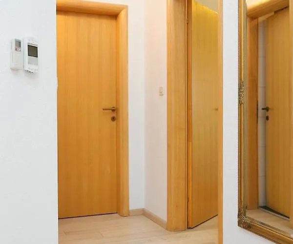 Appartement By The Sea - 16211 Trogir